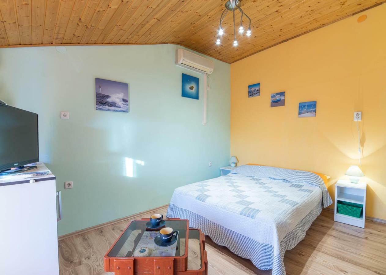 Apartment In Center プーラ エクステリア 写真