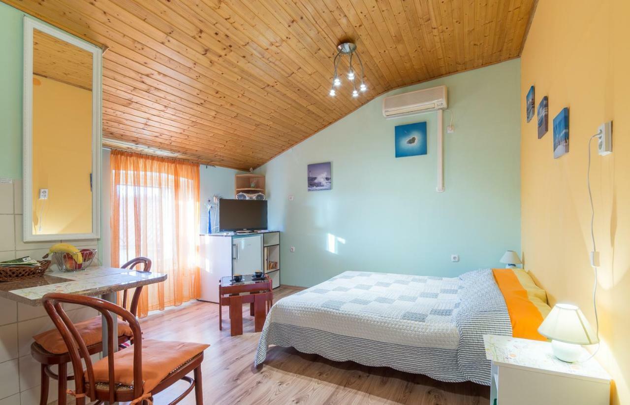 Apartment In Center プーラ エクステリア 写真