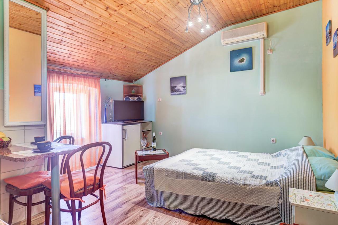 Apartment In Center プーラ エクステリア 写真